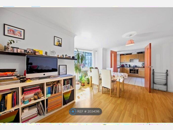 2 Bedroom Flat To Rent In Monteagle Way, London, E5