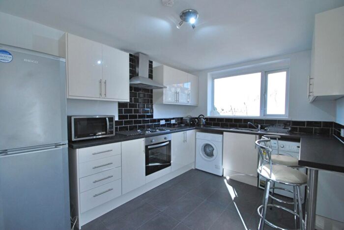 4 Bedroom House To Rent In Moy, Roath, CF24