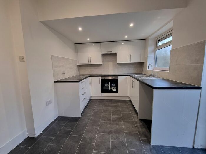 2 Bedroom Semi-Detached House To Rent In Ashwood Avenue, Ramsbottom, Bury, BL0