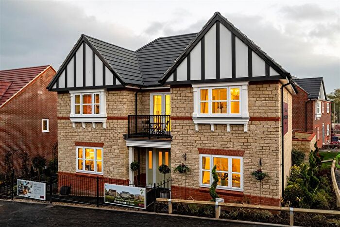 5 Bedroom Detached House For Sale In Otter Close, Chilvester Hill, Calne, SN11