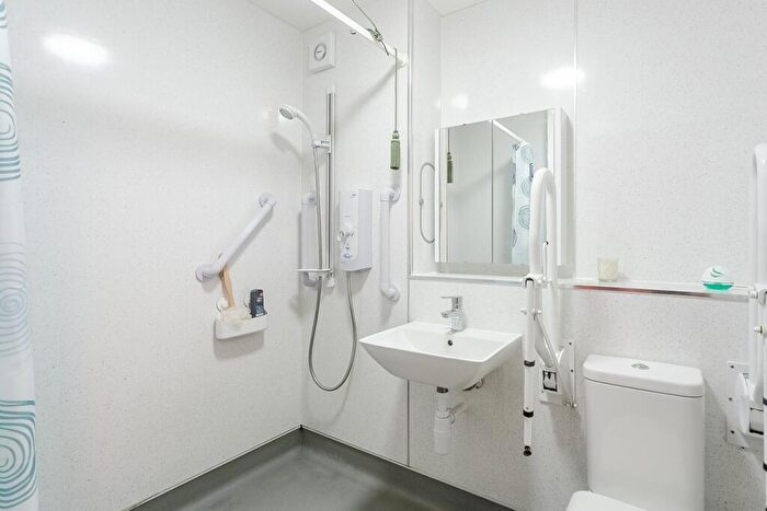 1 Bedroom Retirement Property For Sale In Barnton Avenue West, Barnton, Edinburgh, EH4