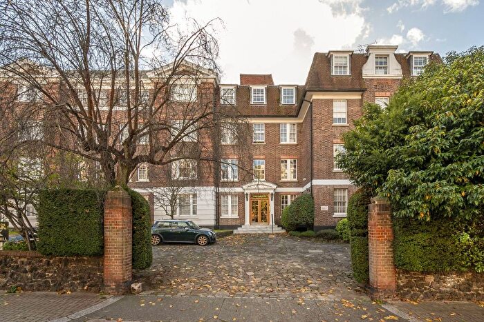 3 Bedroom Flat For Sale In Lower Park, Putney, London, SW15
