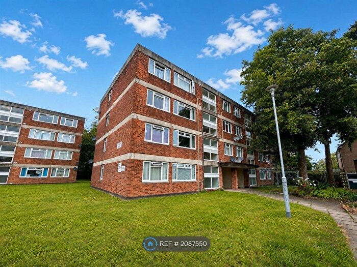 2 Bedroom Flat To Rent In Elmside House, Bridgwater, TA6