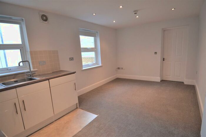 1 Bedroom Flat To Rent In Fortess Road (), Kentish Town., NW5