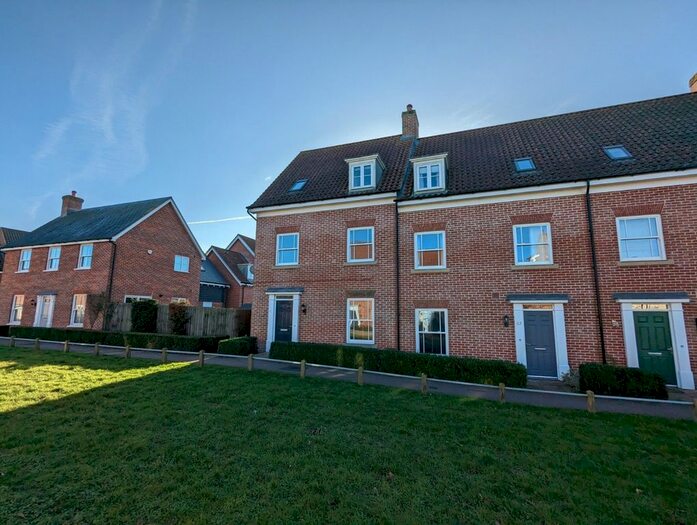 4 Bedroom End Of Terrace House To Rent In Warren Avenue, Saxmundham, IP17