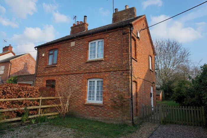 3 Bedroom Semi-Detached House To Rent In Filgrave, MK16