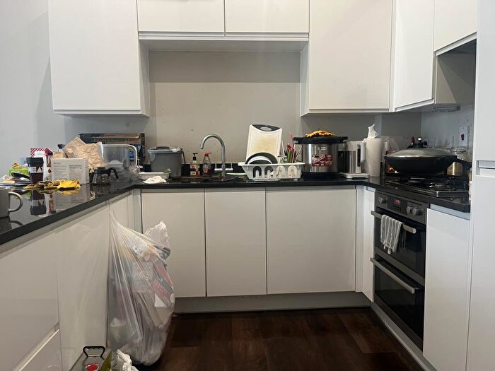 2 Bedroom Flat To Rent In Gresham Park Road, Woking, GU22