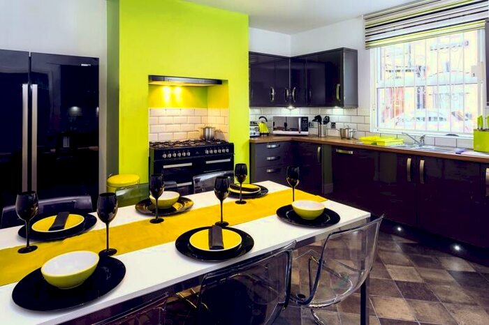 4 Bedroom End Of Terrace House To Rent In Branksome Place, Hyde Park, Leeds, LS6