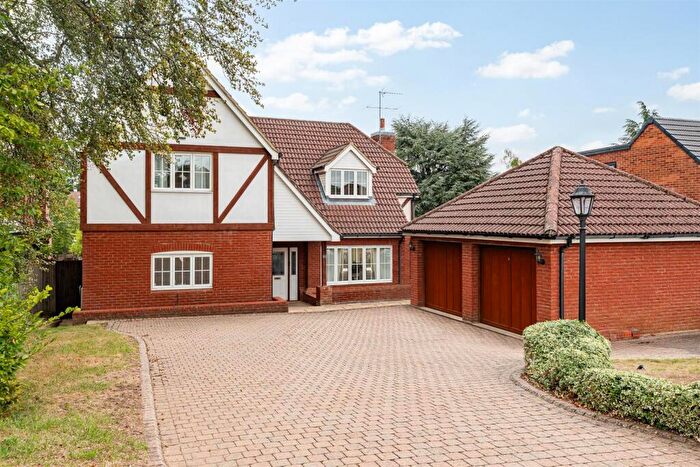4 Bedroom Detached House For Sale In Canonsfield, Welwyn, AL6