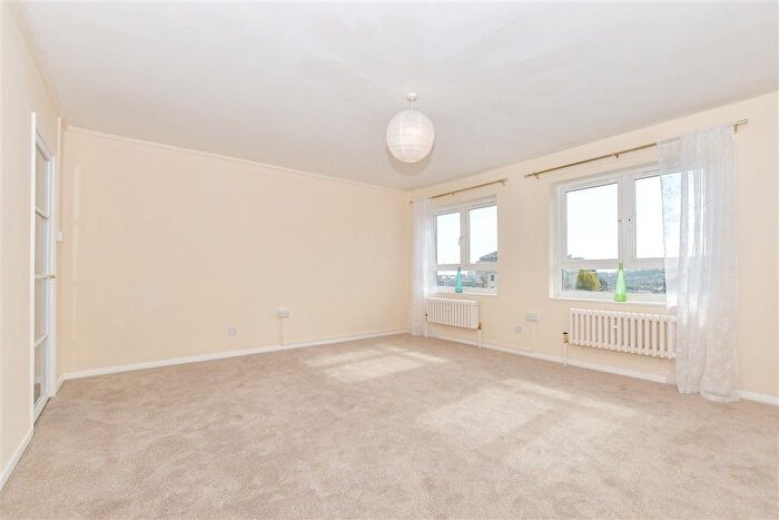 2 Bedroom Flat For Sale In The Gateway, Dover, Kent, CT16