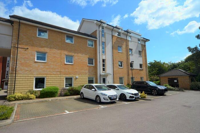 1 Bedroom Flat To Rent In Bakers Close, Camp Road, St Albans AL1