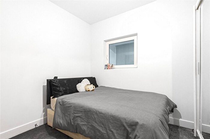 3 Bedroom Apartment For Sale In Wealden House, Capulet Square, Talwin Street, Bow, London, E3