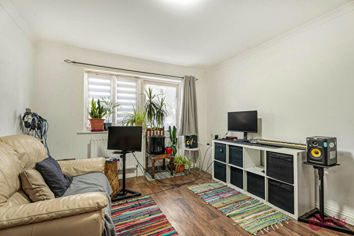 1 Bedroom Flat For Sale In Semley Gate, London, E9 - Photo 8
