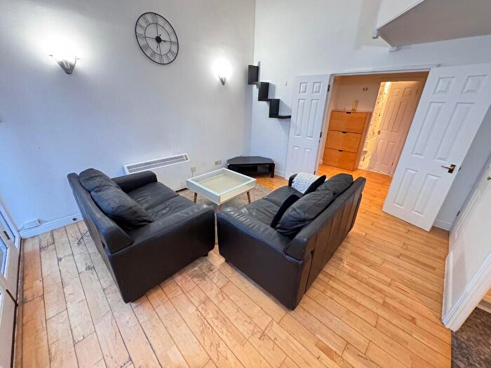 3 Bedroom Duplex To Rent In Felixstowe Court, London, E16