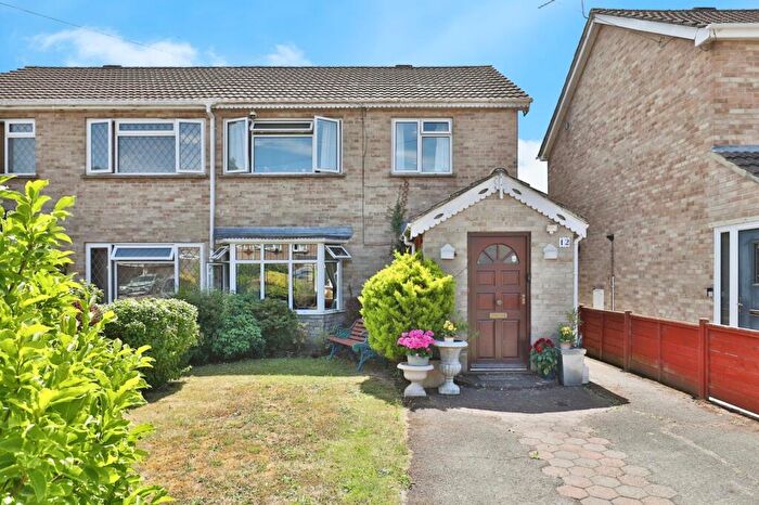 3 Bedroom Semi-Detached House For Sale In Old Barn Close, Ringwood, Hampshire, BH24