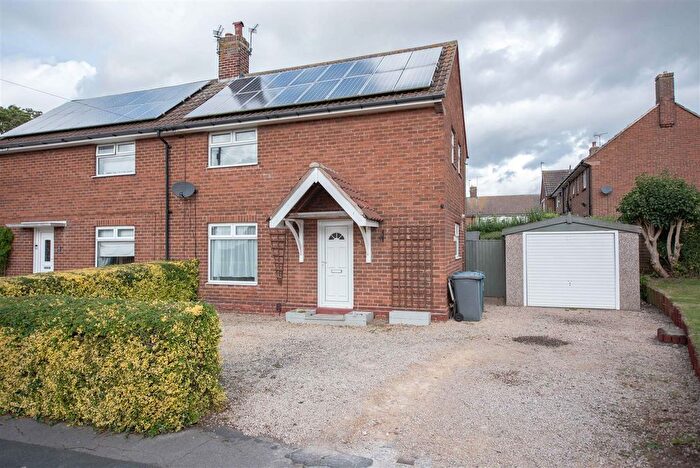 3 Bedroom Semi-Detached House To Rent In West Close, Keyworth, Nottingham, NG12