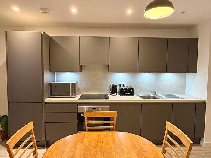 1 Bedroom Flat To Rent In Thunderer Street, E13