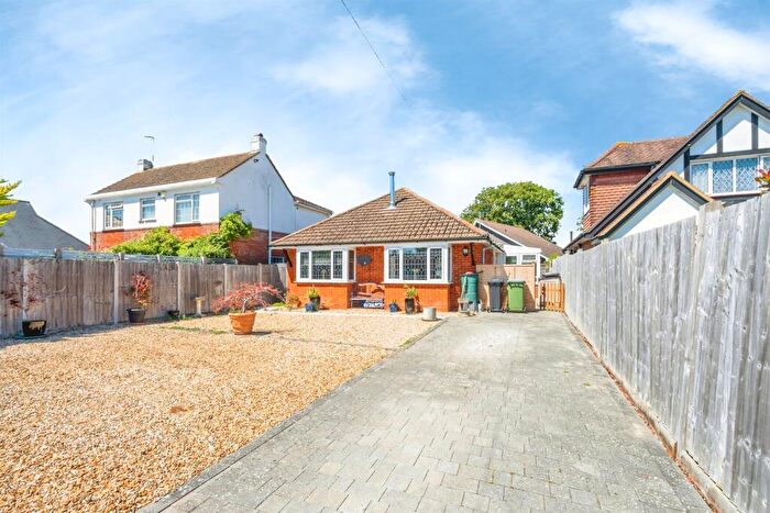 2 Bedroom Detached Bungalow For Sale In Robins Drive, Bognor Regis, PO21