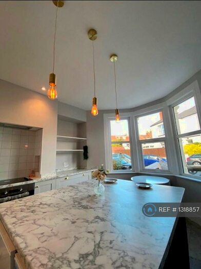 6 Bedroom Terraced House To Rent In Parnall Road, Bristol, BS16