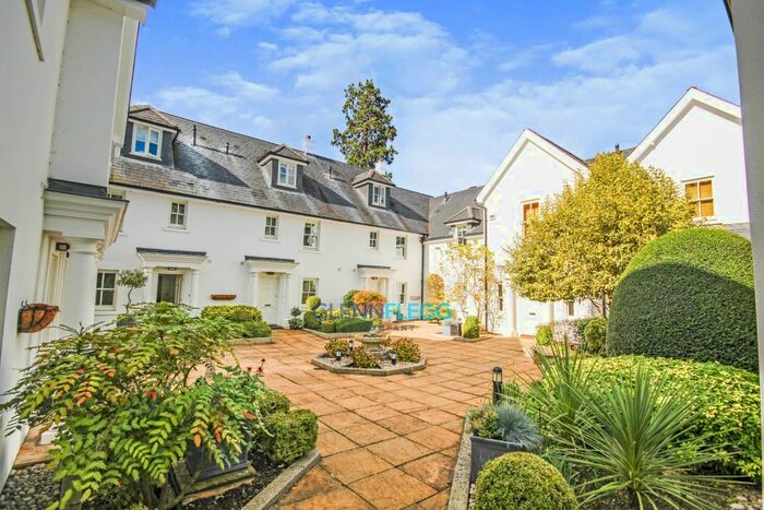 2 Bedroom Property To Rent In Heronsbrook, Buckhurst Road, Ascot, SL5