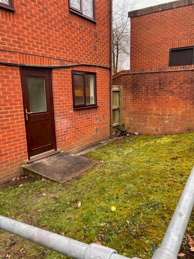 2 Bedroom Flat To Rent In Dorsheath Gardens, Erdington, Birmingham, B23
