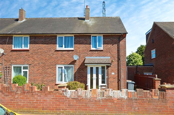 3 Bedroom Semi Detached House For Sale In The Grove, Luton, Bedfordshire, LU1