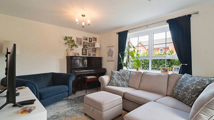 3 Bedroom Detached House For Sale In Garland Road, Rossington, DN11