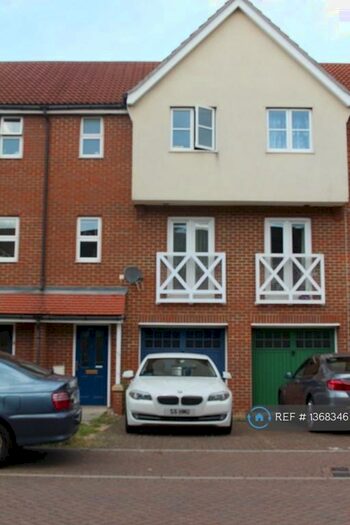 3 Bedroom Terraced House To Rent In Bengeo Gardens, Romford, RM6
