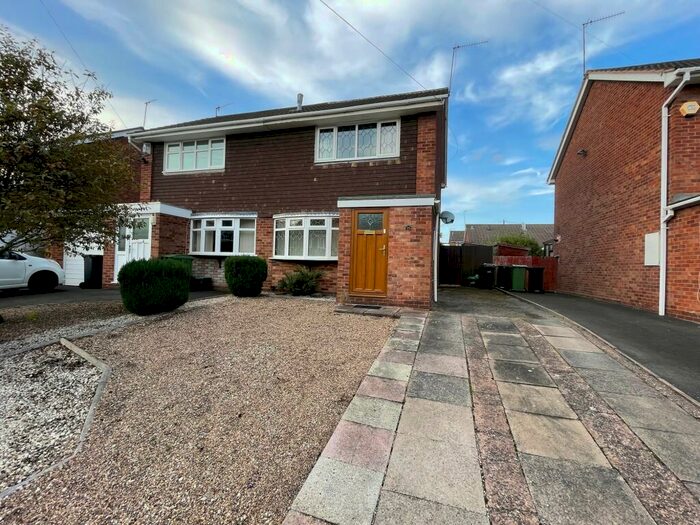 2 Bedroom House To Rent In Stourbridge, West Midlands, DY8