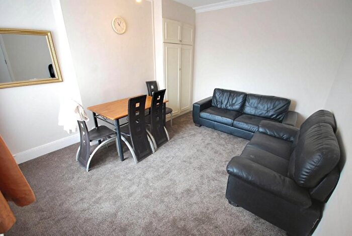 2 Bedroom Flat To Rent In Thurlby Road, Wembley, HA0