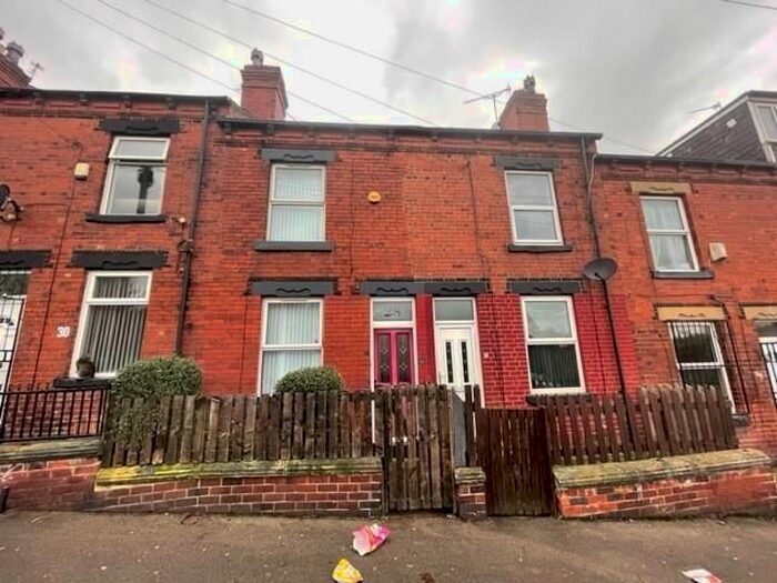 2 Bedroom Terraced House To Rent In Hovingham Grove, Harehills, Leeds, LS8