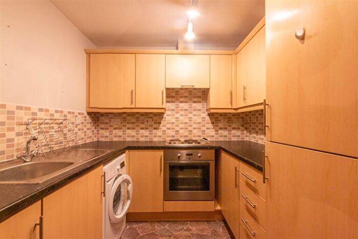 2 Bedroom Apartment To Rent In Browns Lane, Stonehouse, GL10