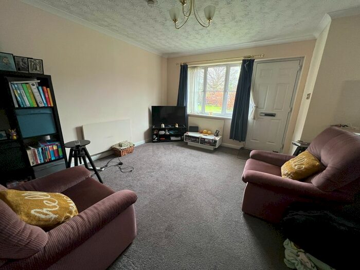 1 Bedroom Semi-Detached House To Rent In Nightingale Close, Cove, Farnborough, GU14