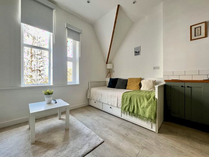 1 Bedroom Flat To Rent In Durley Gardens, Bournemouth, BH2