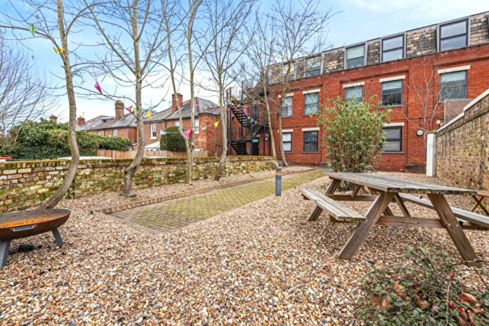 1 Bedroom Apartment To Rent In Minorca Road, Weybridge, Surrey, KT13