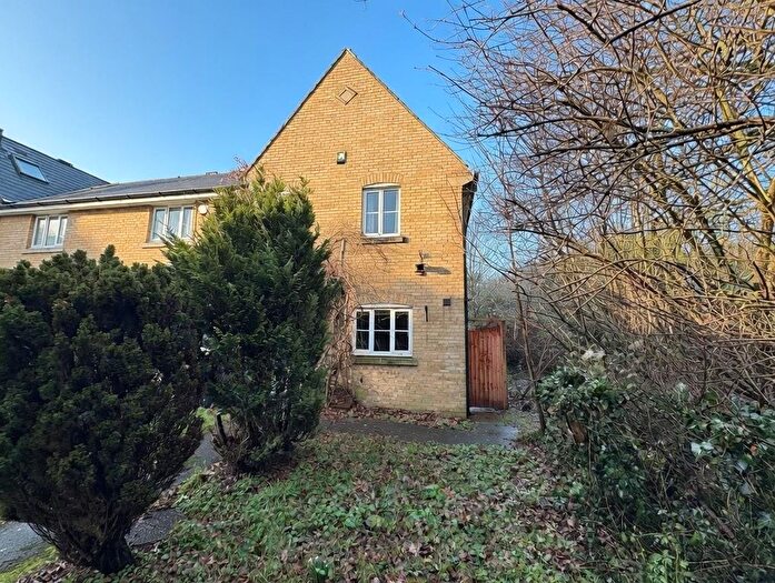 3 Bedroom Semi Detached House For Sale In Hubbards Close, Hillingdon, UB8