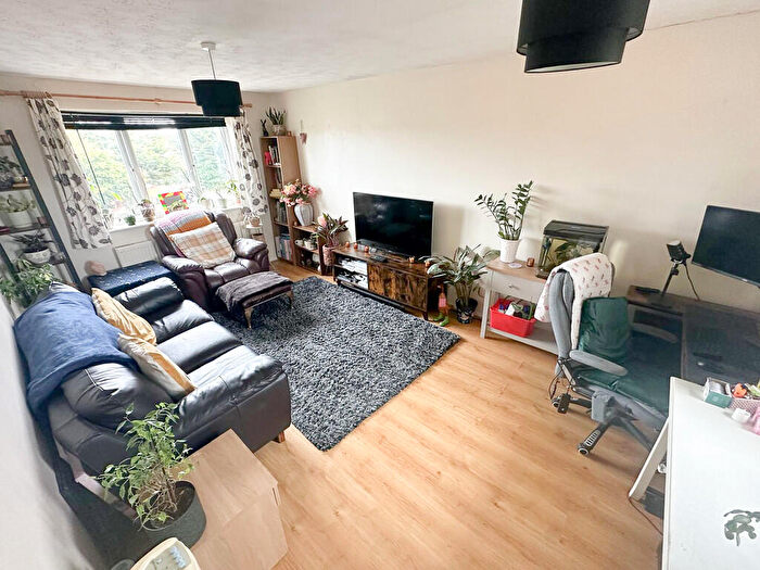 1 Bedroom Flat To Rent In Parklands, Rochford, SS4
