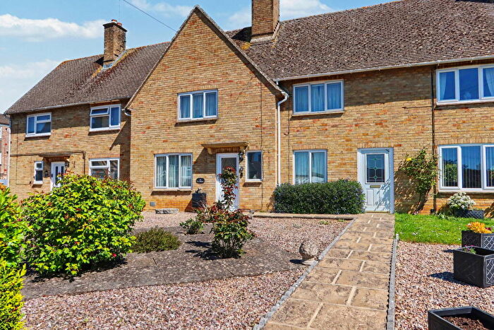 3 Bedroom Terraced House For Sale In The Willows, Kings Sutton, Banbury, OX17