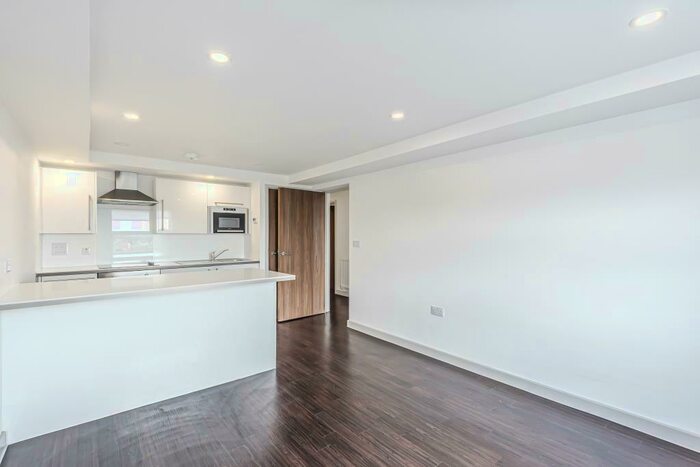 2 Bedroom Apartment To Rent In Miflats, Bracknell, Berkshire, RG12