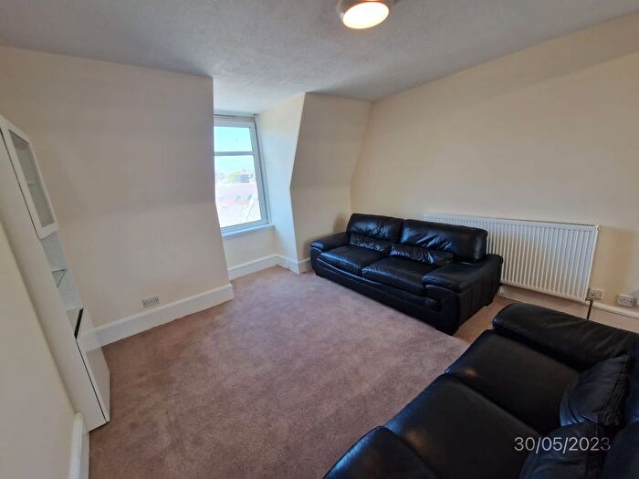 3 Bedroom Flat To Rent In Leadside Road, Top Floor Flat, Aberdeen, Aberdeenshire, AB25