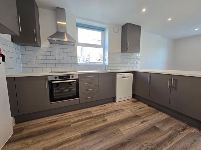 2 Bedroom Flat To Rent In Bushey Hill Road, London, SE5