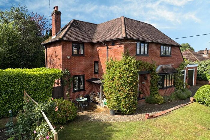 4 Bedroom Detached House For Sale In Godalming, GU7