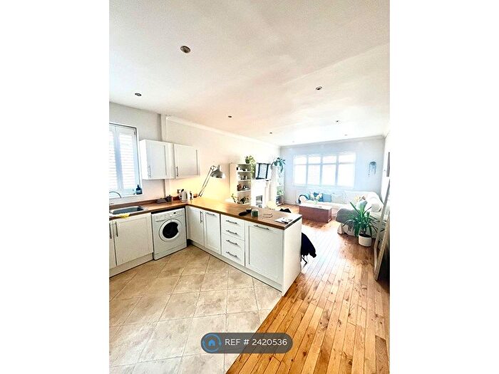 2 Bedroom Flat To Rent In Danehurst Street Fulham, London, SW6
