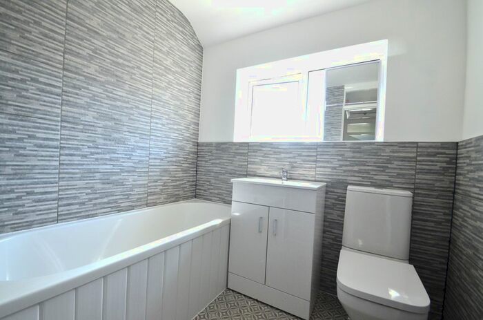 3 Bedroom Terraced House To Rent In Oaks Road, Stanwell, Staines-Upon-Thames, TW19