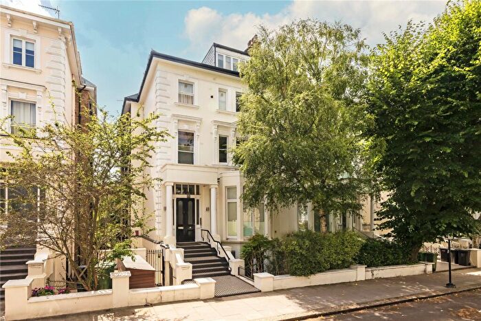 2 Bedroom Apartment To Rent In Belsize Park Gardens, London, NW3