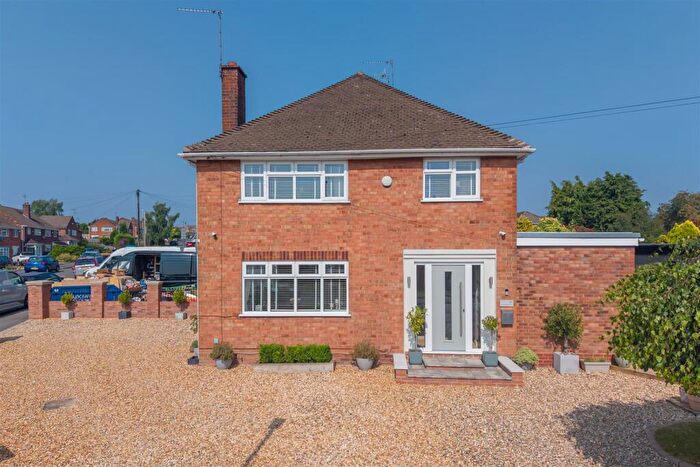 3 Bedroom Semi-Detached House For Sale In Rosemary Road, Halesowen, B63