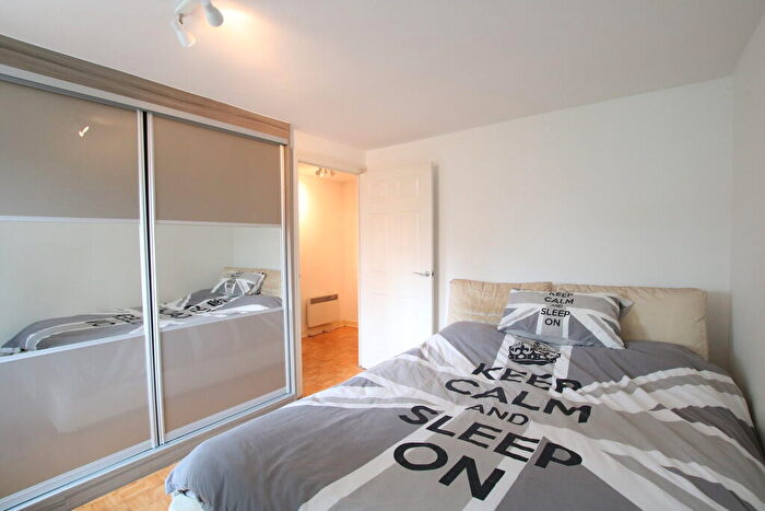 1 Bedroom Flat To Rent In Mapeshill Place, Willesden Green, London, NW2