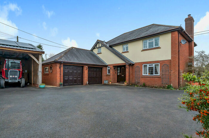 3 Bedroom Detached House For Sale In Calverleigh, Tiverton, Devon, EX16