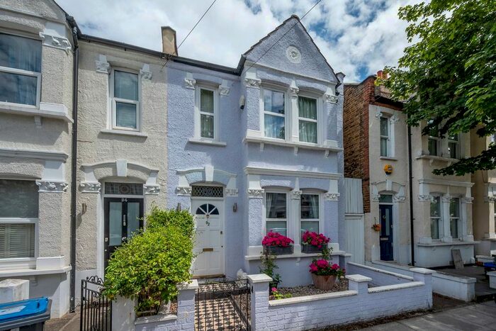 3 Bedroom End Of Terrace House To Rent In Havelock Road, Merton, London, SW19