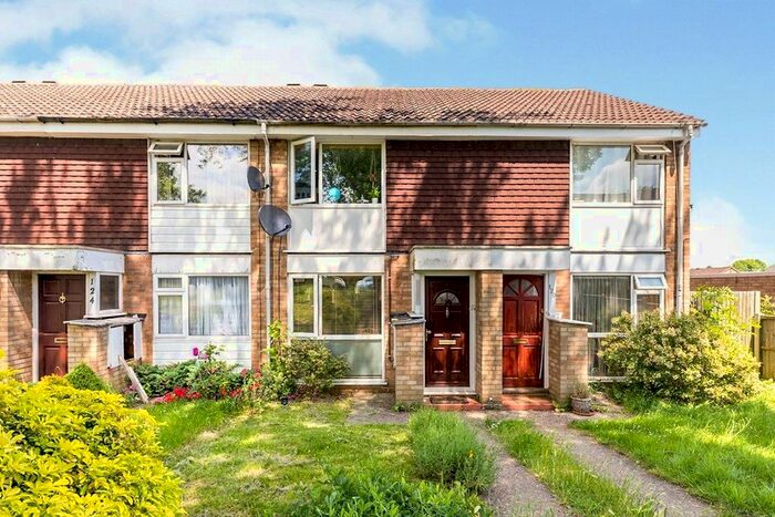 2 Bedroom Detached House To Rent In Keats Way, Hitchin, Hertfordshire, SG4